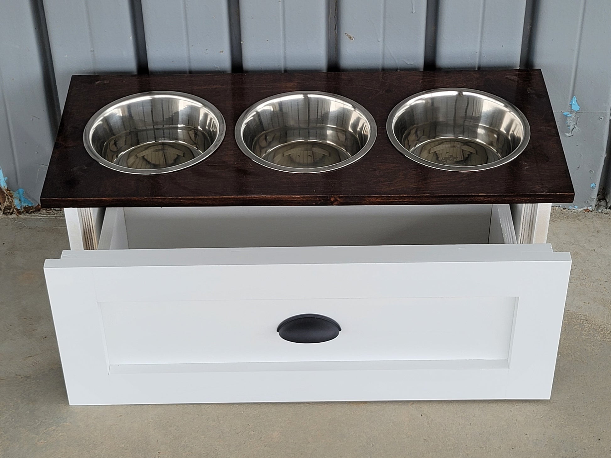 An application scenario or product detail of 3 bowl dog feeding station - Image 13