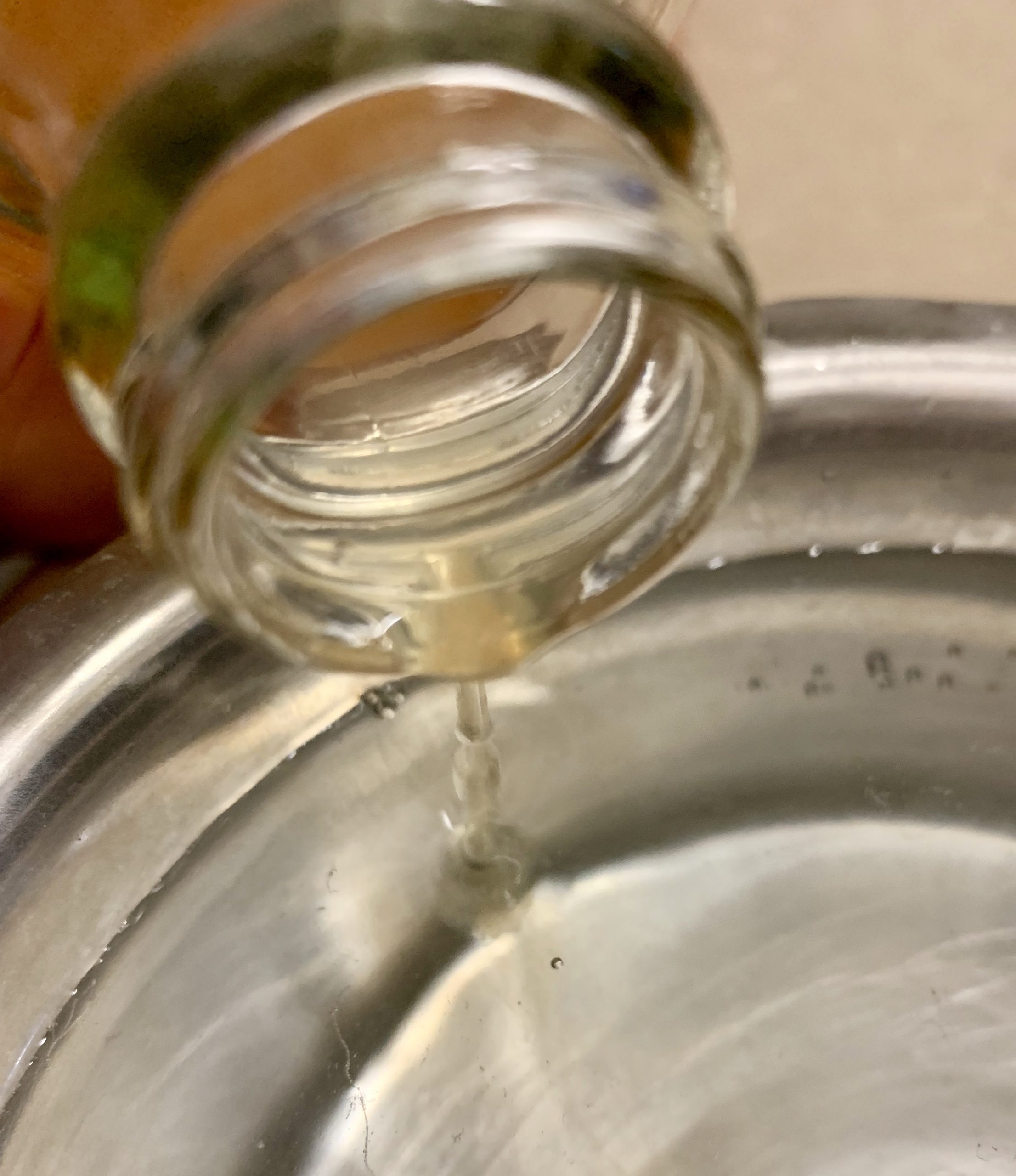 An application scenario or product detail of apple cider vinegar in dogs water bowl - Image 14