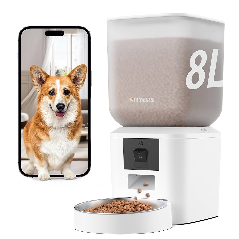 An application scenario or product detail of auto dog feeder with camera - Image 1
