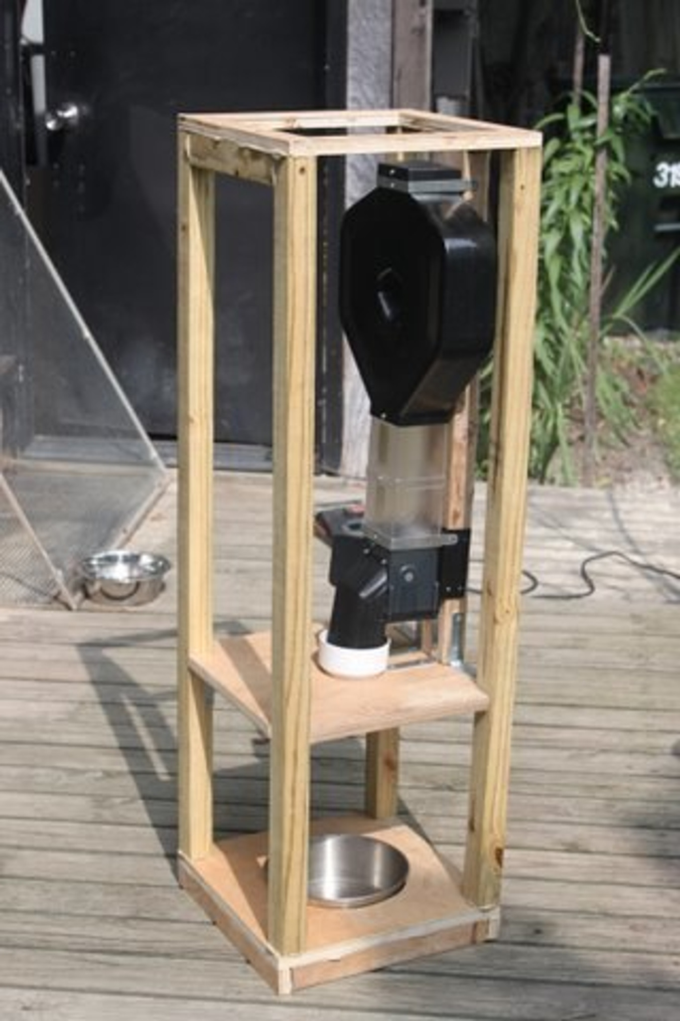 An application scenario or product detail of automatic cat feeder on timer - Image 6
