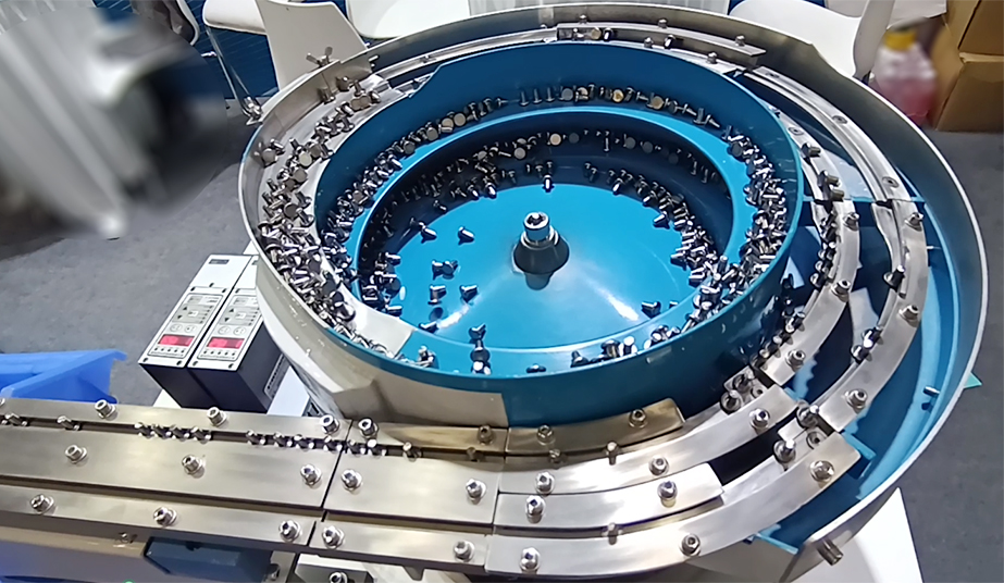 An application scenario or product detail of automatic feeder bowl - Image 1