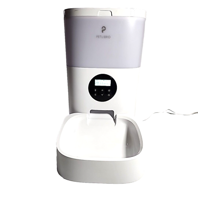 An application scenario or product detail of automatic outdoor pet feeder - Image 24