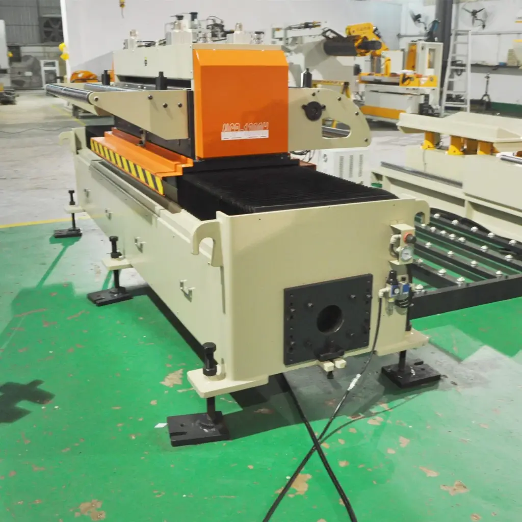 Featured image for the car feeder guide