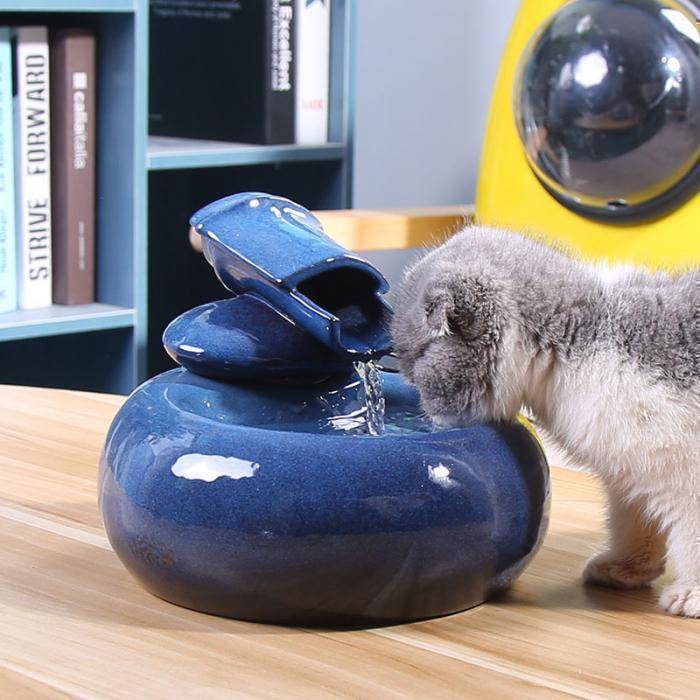 An application scenario or product detail of cat ceramic fountain - Image 20