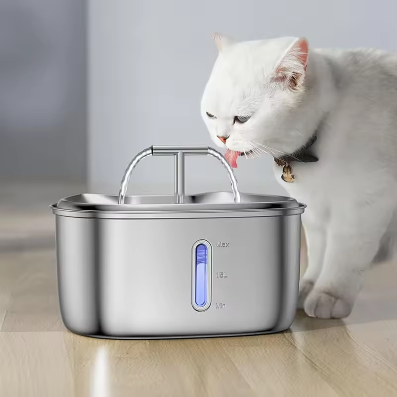 An application scenario or product detail of cat drinking bowl fountain - Image 1