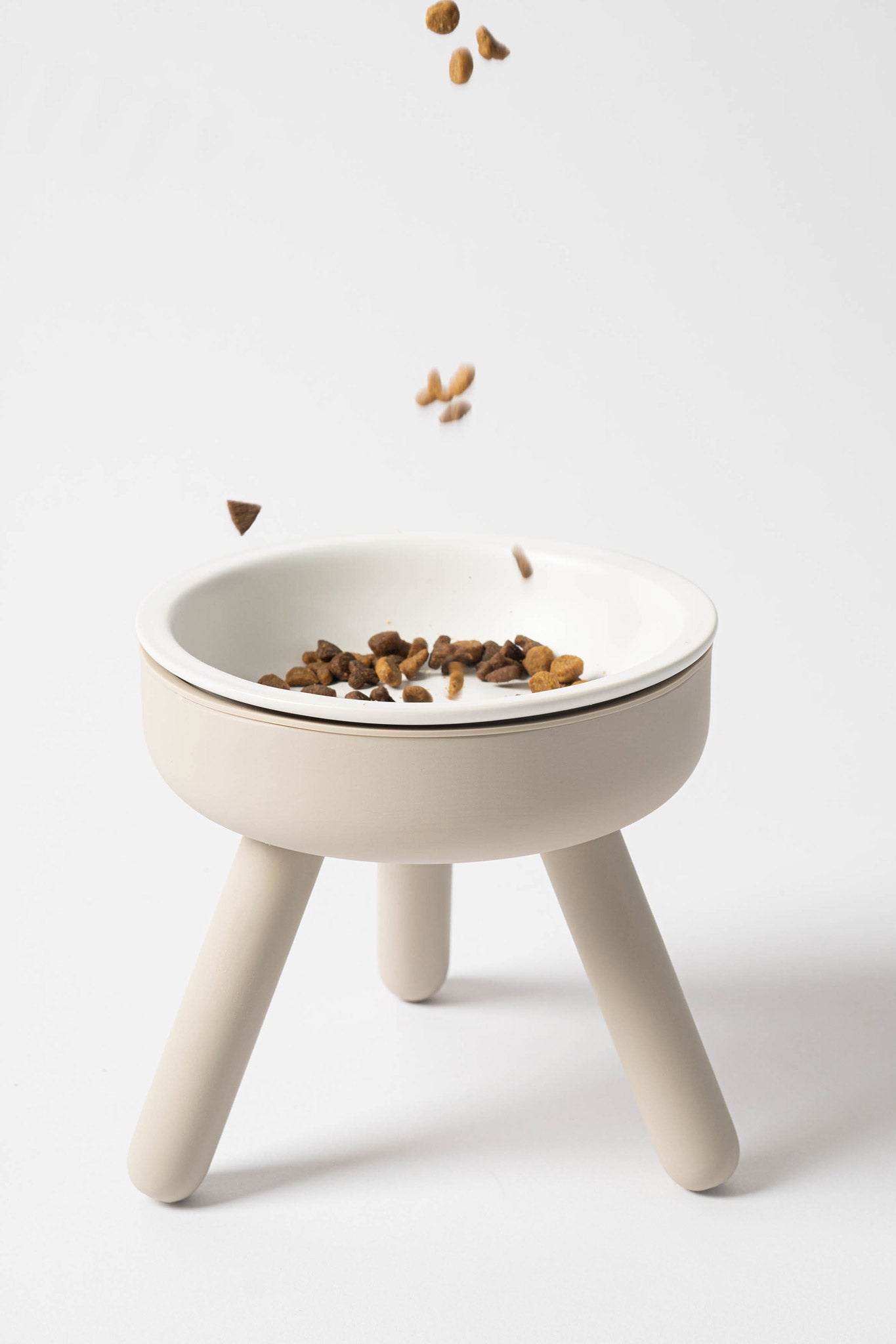 An application scenario or product detail of cat feeder table - Image 14