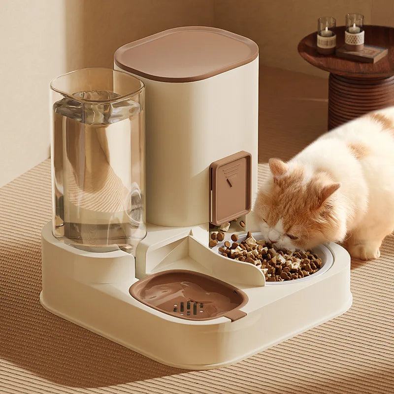 An application scenario or product detail of cat water container - Image 5