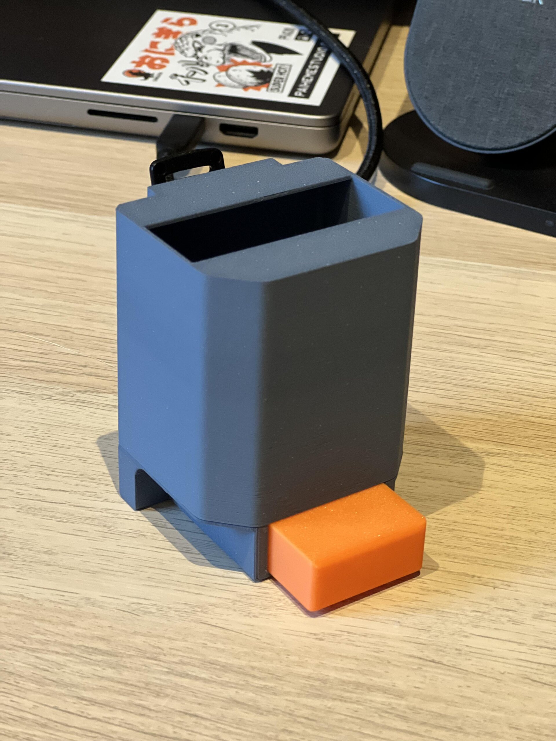 An application scenario or product detail of dog dispenser - Image 17