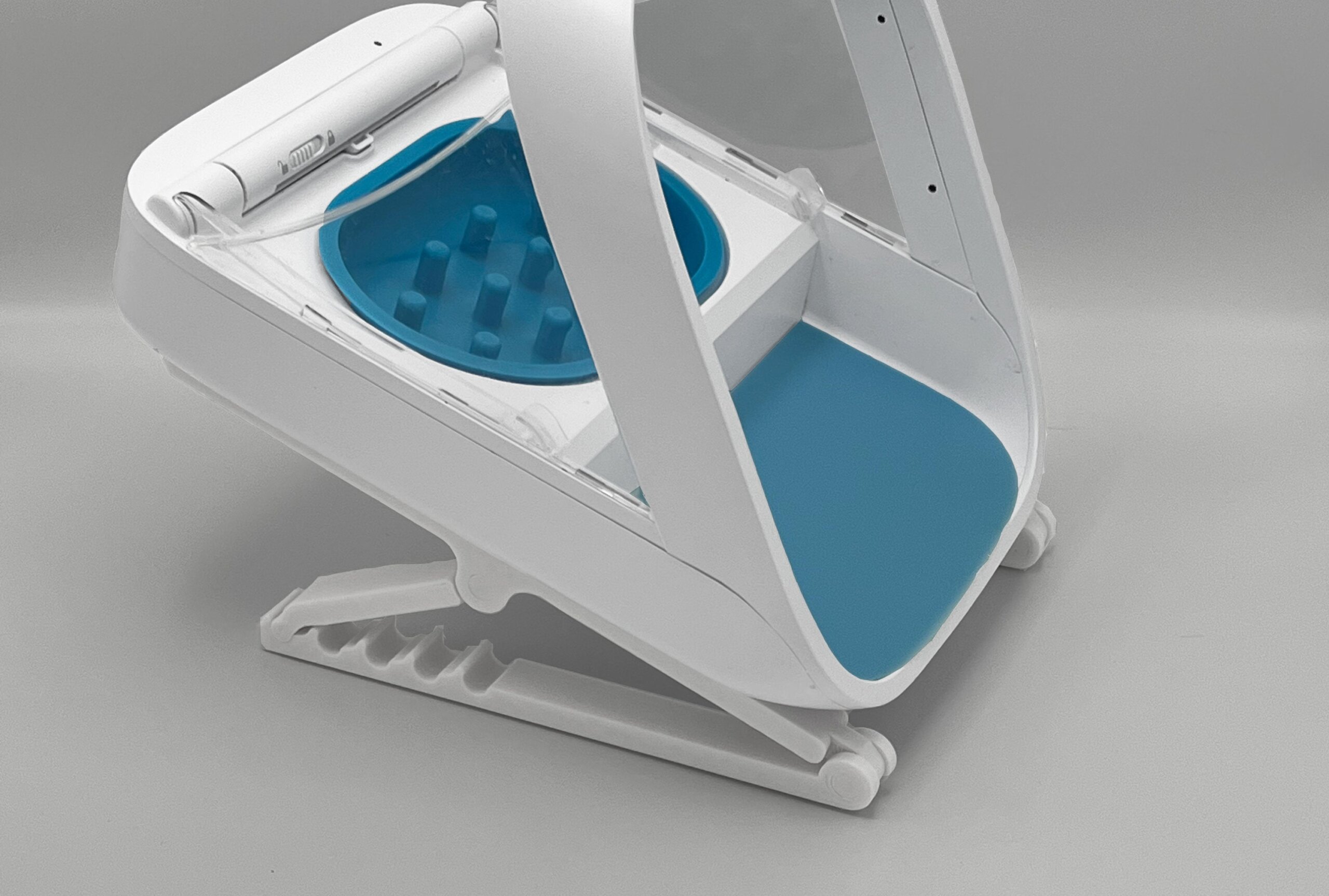 An application scenario or product detail of elevated automatic cat feeder - Image 17