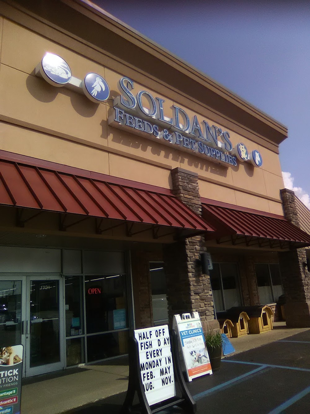 An application scenario or product detail of feeders pet supply locations - Image 7