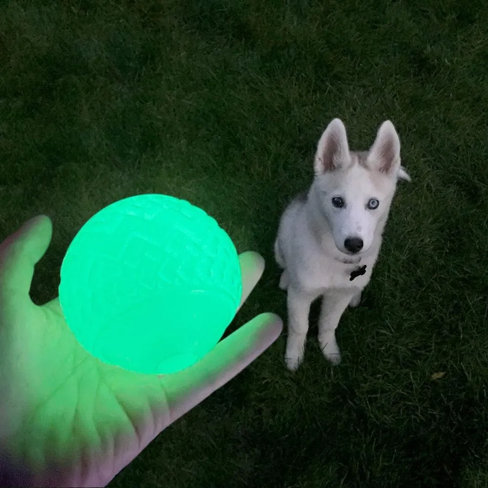 An application scenario or product detail of glow in the dark dog ball - Image 14