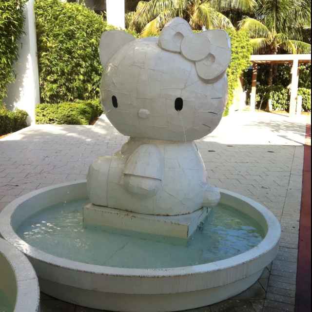 An application scenario or product detail of hello kitty water fountain - Image 7