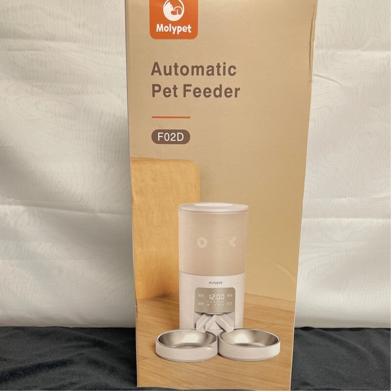 An application scenario or product detail of molypet automatic pet feeder - Image 8