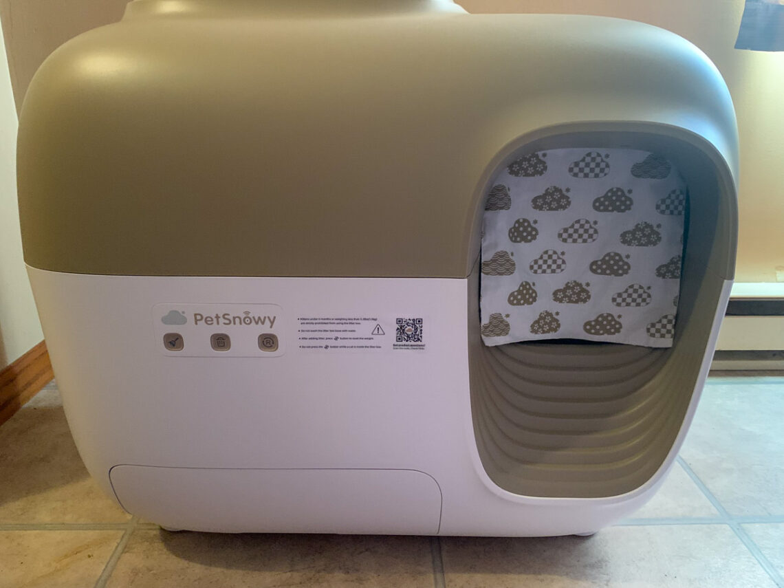 An application scenario or product detail of pet snowy cat litter box - Image 2