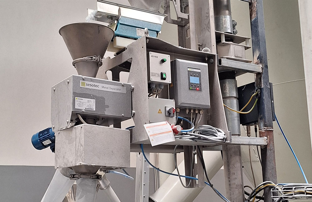 An application scenario or product detail of pet technology products - Image 21