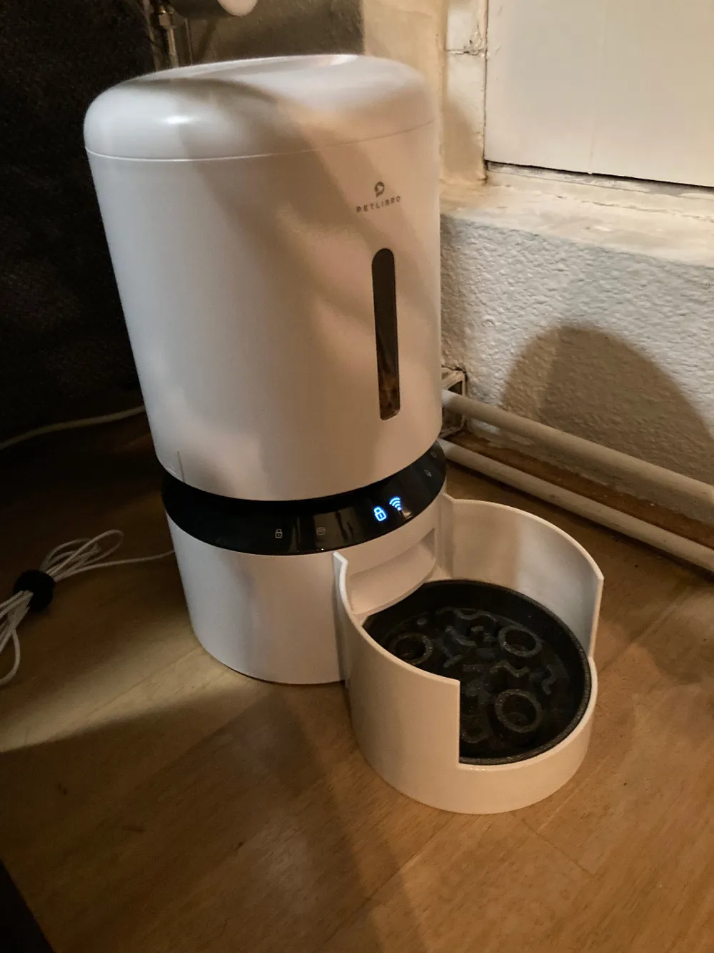 An application scenario or product detail of petlibro slow feeder insert - Image 12