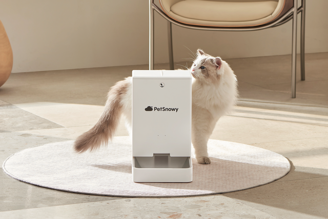 An application scenario or product detail of petsnowy feeder - Image 10