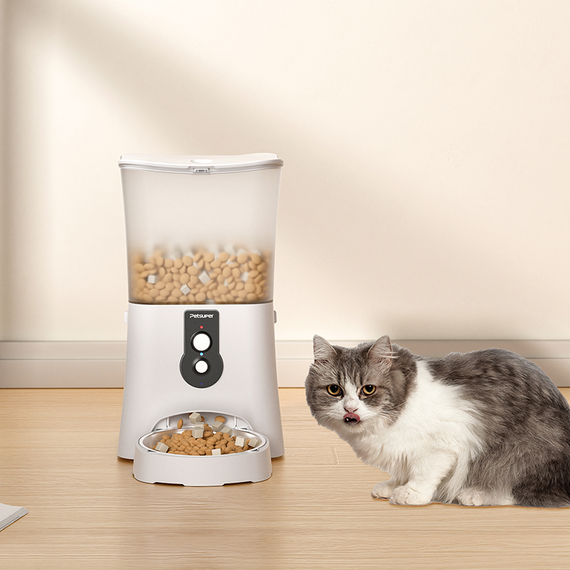 An application scenario or product detail of remote cat feeder - Image 20