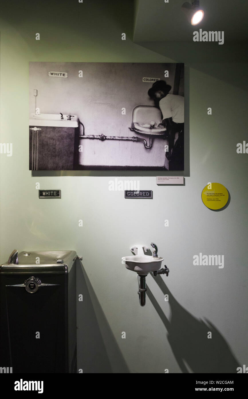 An application scenario or product detail of segregated water fountain - Image 16