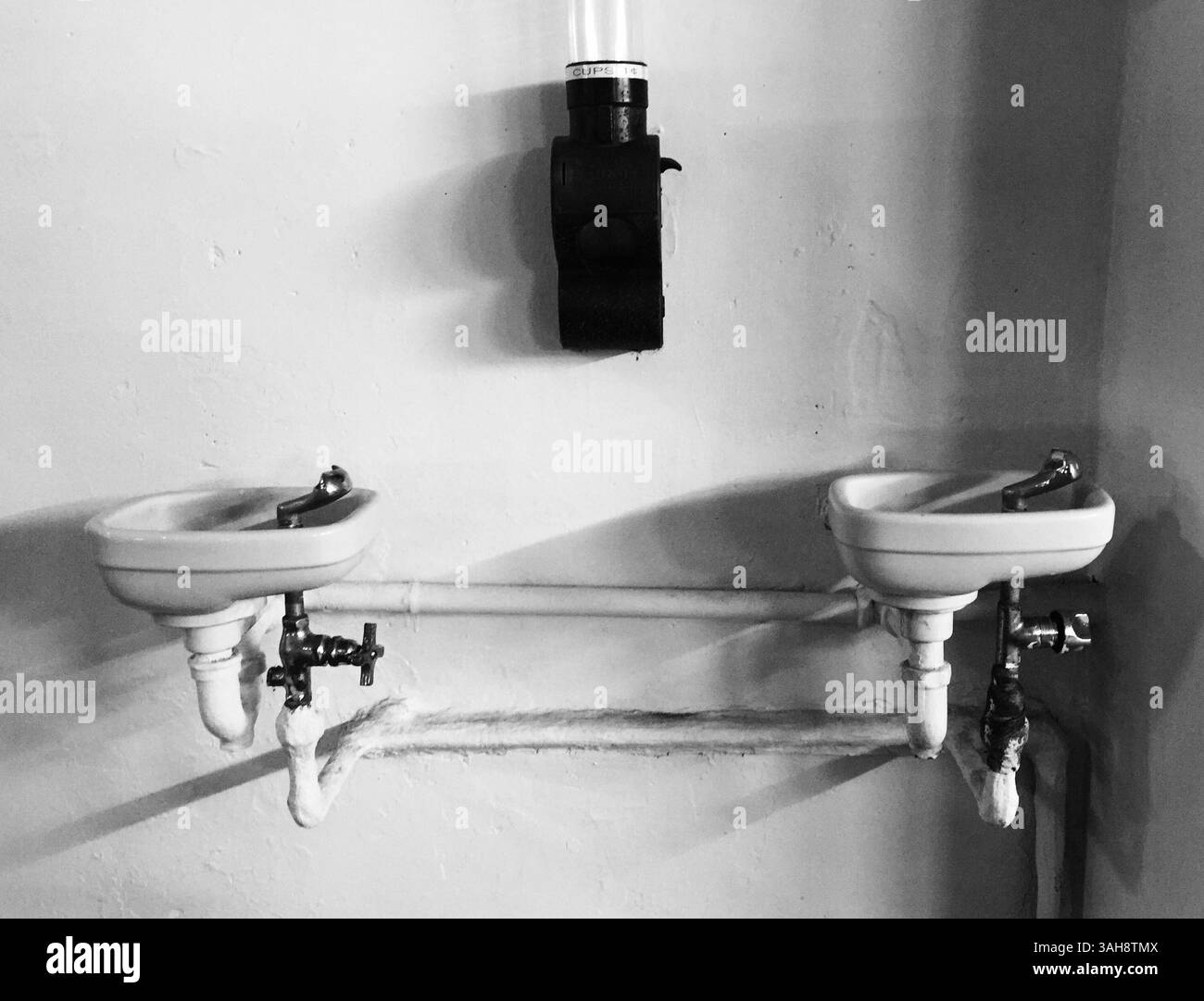 An application scenario or product detail of segregated water fountain - Image 20