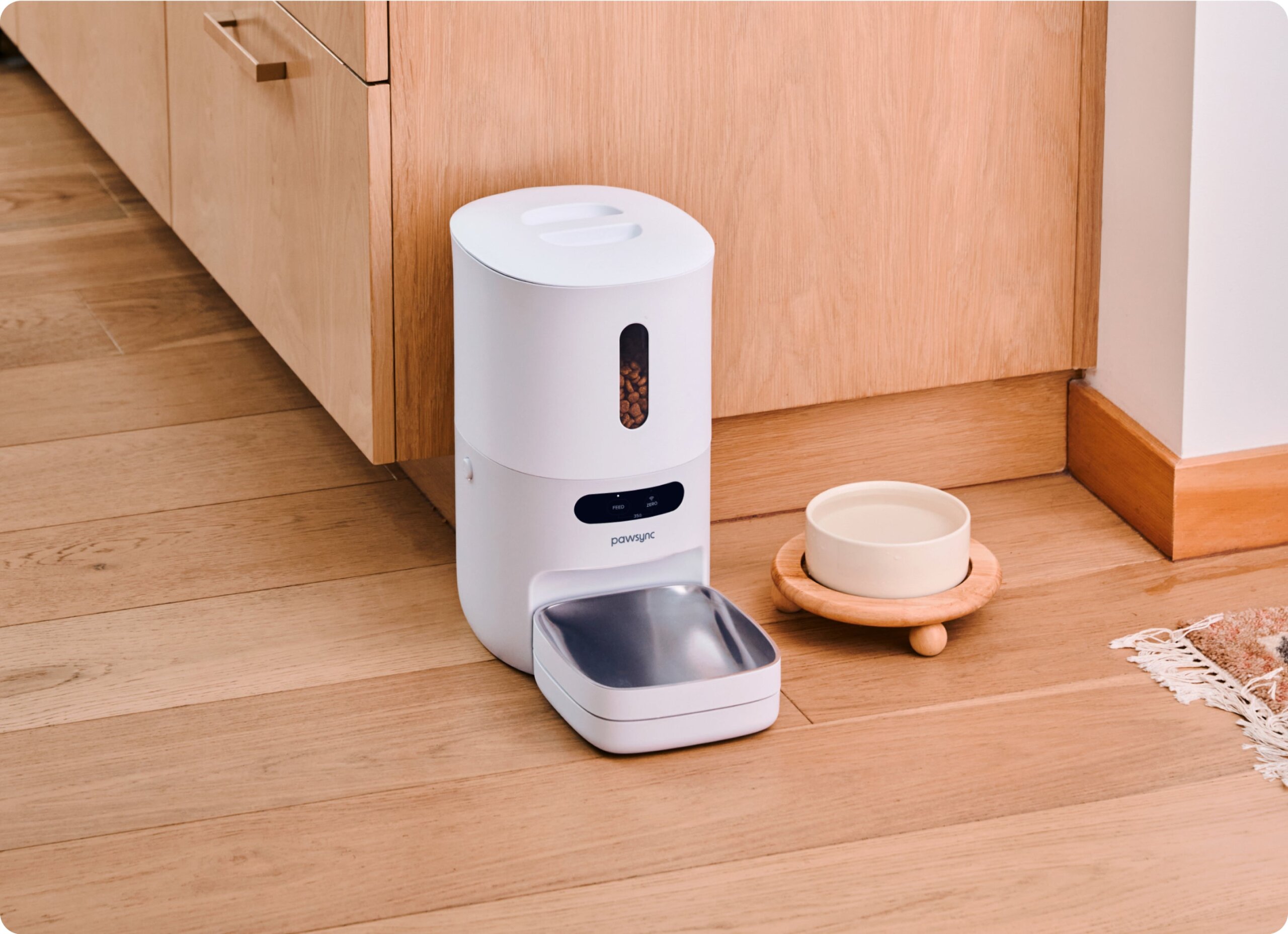 An application scenario or product detail of smart feeder for dogs - Image 8