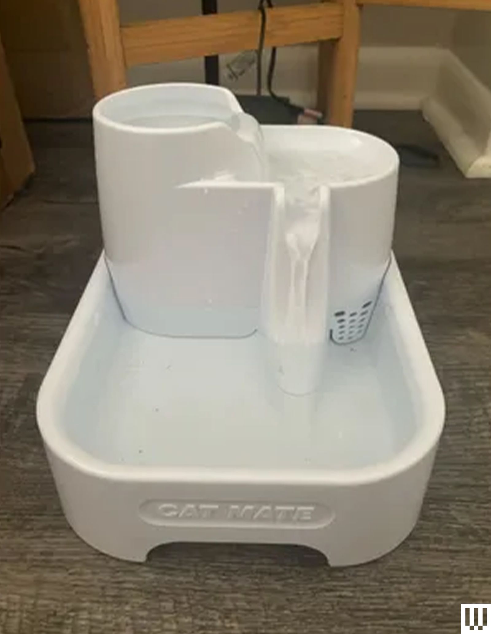 An application scenario or product detail of top rated cat water fountain - Image 6