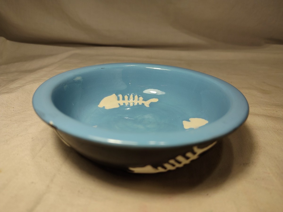 An application scenario or product detail of water bowls for cats - Image 18