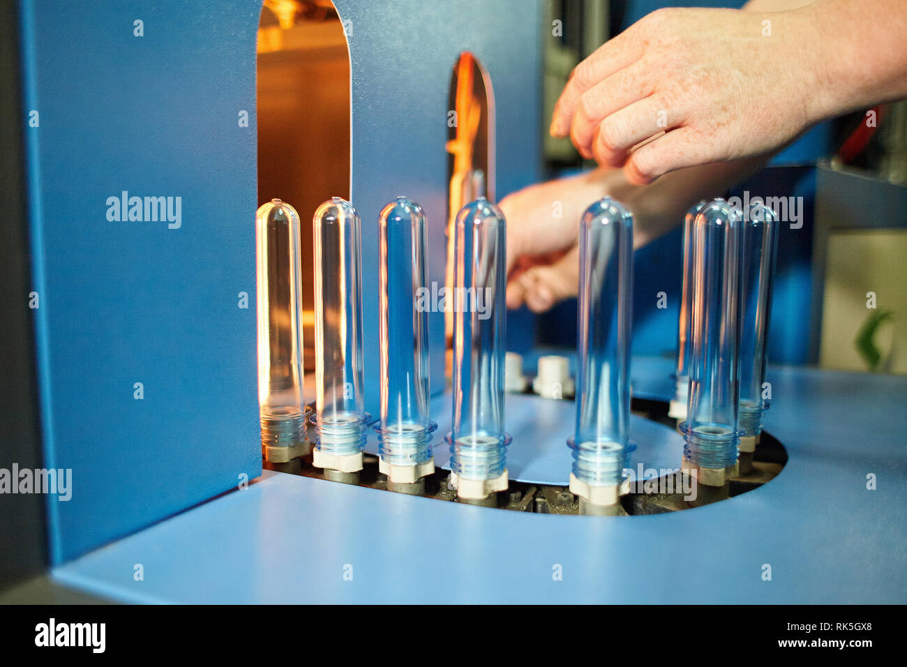 An application scenario or product detail of water pet - Image 12