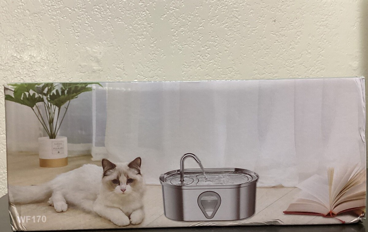 An application scenario or product detail of waterer for cats - Image 13