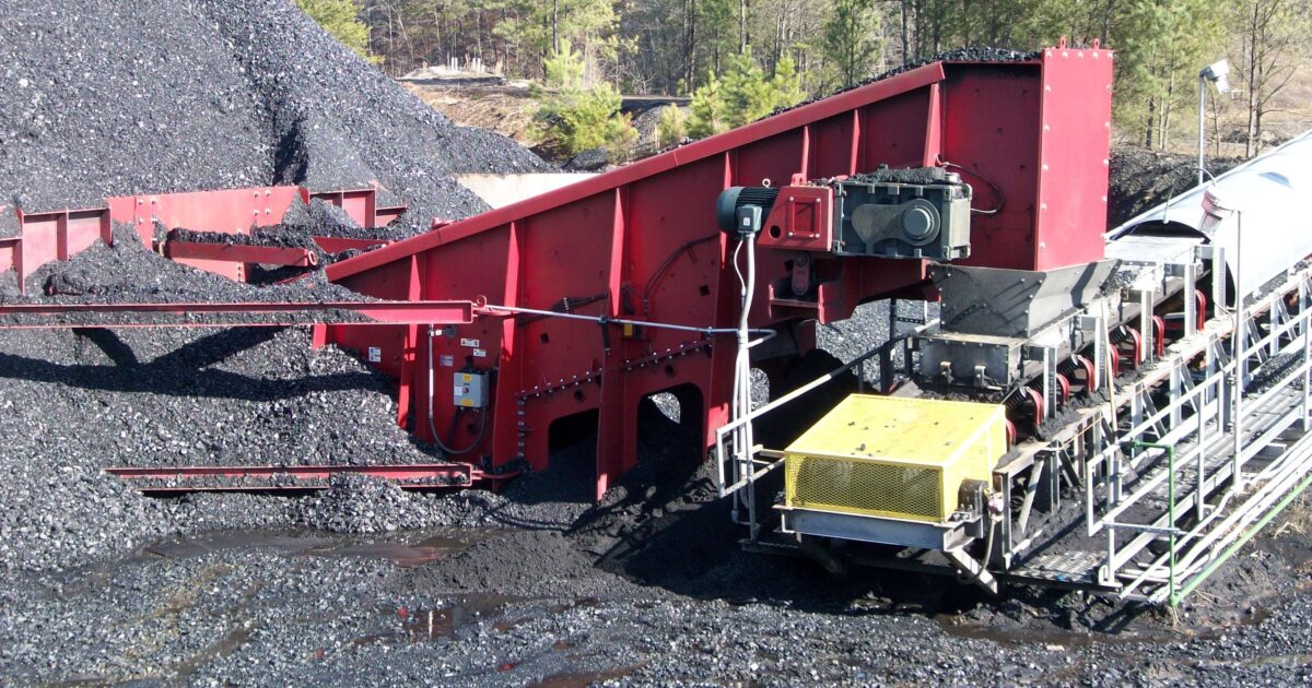 An application scenario or product detail of what feeder - Image 1